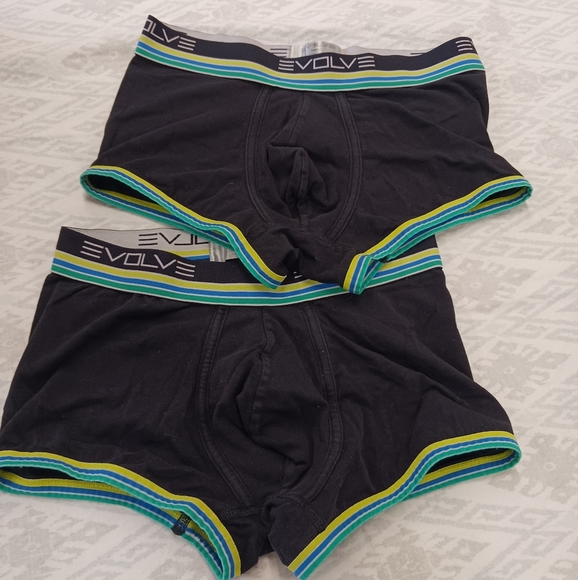 Evolve 2 pack black and multi stripped trunks size S - Picture 1 of 3